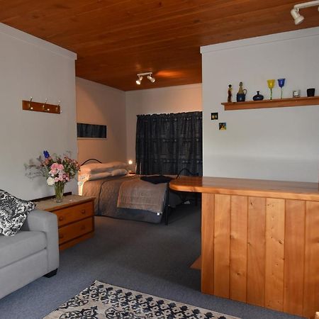 Olivista Bed and Breakfast Masterton Eksteriør billede